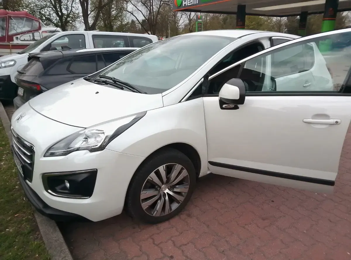 Gebraucht Peugeot 3008 Active 156 PS (114 kW) 2013 Schwarz Kombi