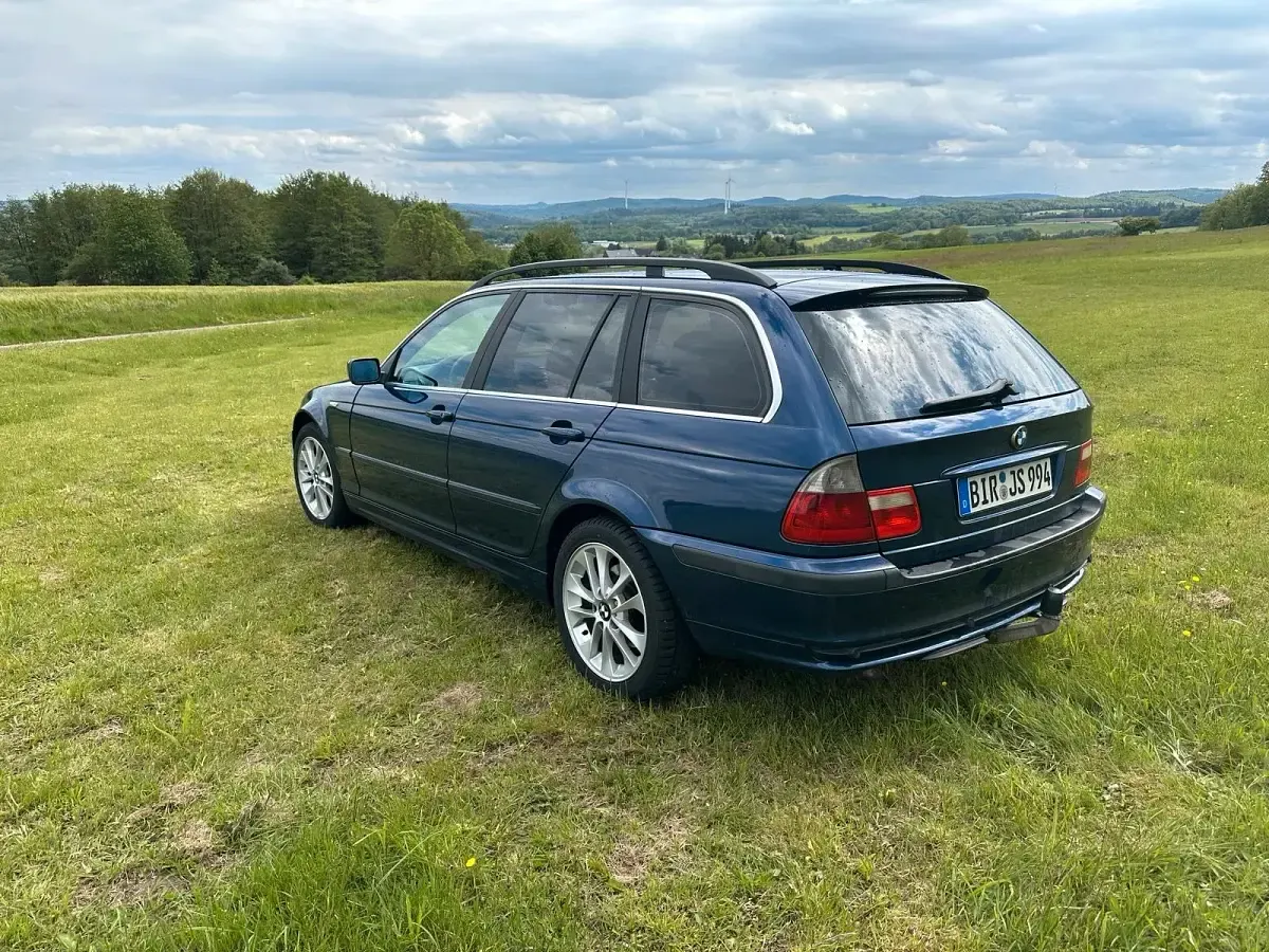 Gebraucht BMW 320 150 PS (110 kW) 2003 Blau Kombi