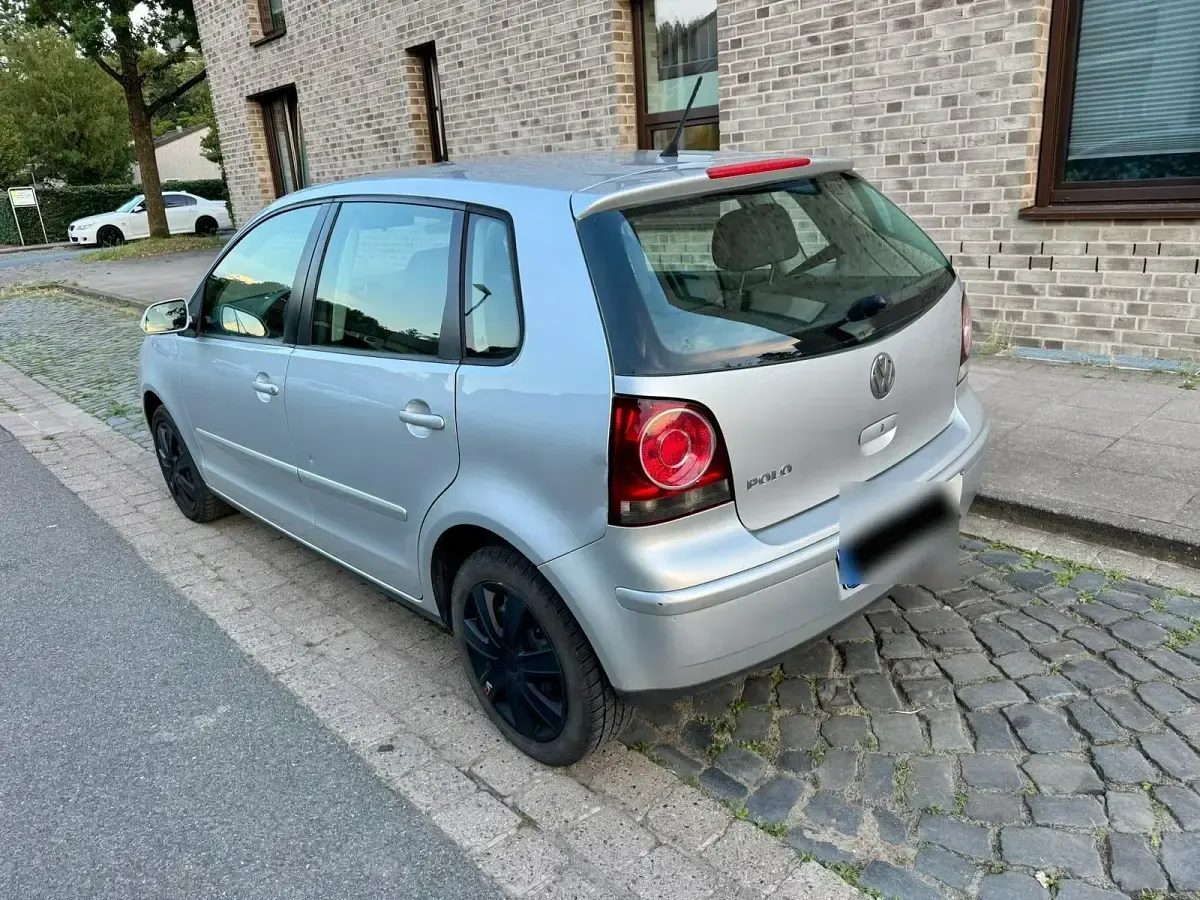 Gebraucht VW Polo Comfortline 80 PS (58 kW) 2006 Silber Kleinwagen