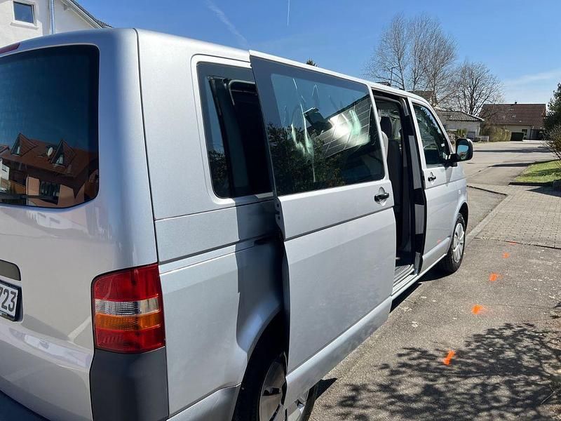 Gebraucht VW T5 102 PS (75 kW) 2008 Silber Van