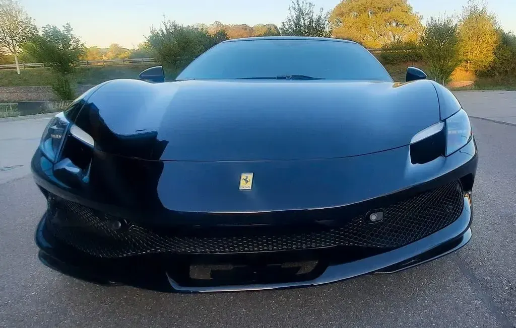 Second-hand Ferrari 296 829 CP (609 kW) 2024 Negru Coupe