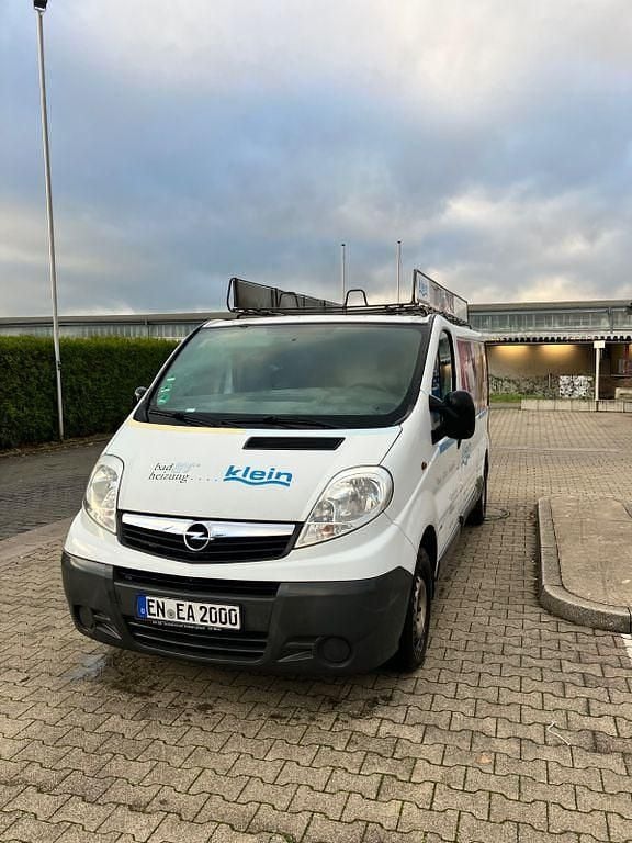 Weiß Gebraucht 2009 Opel Vivaro Van / Kleinbus | 4.290 € (Guter Preis) - Bild 1/4