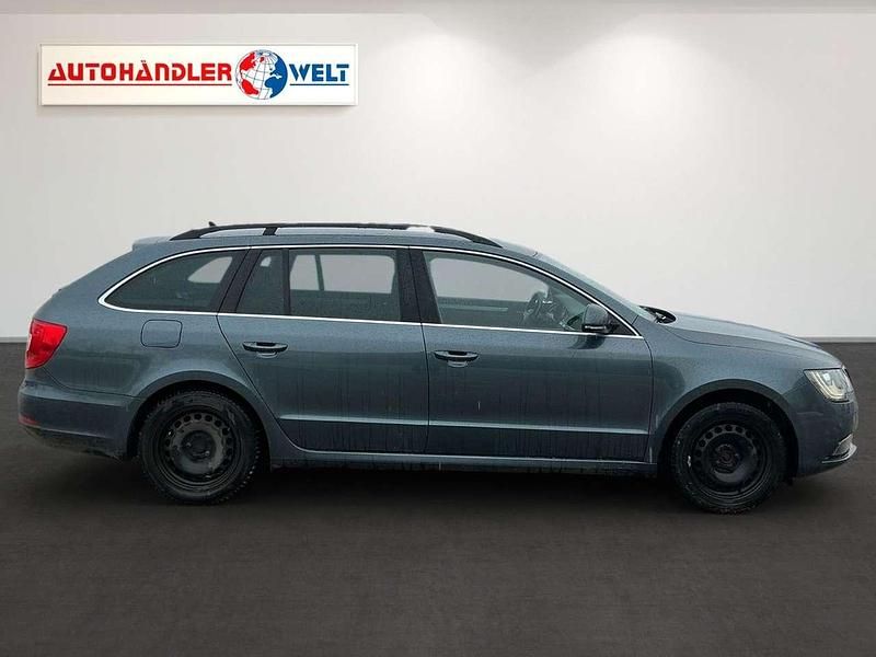 Gebraucht Skoda Superb Exclusive 140 PS (102 kW) 2015 Grau Kombi
