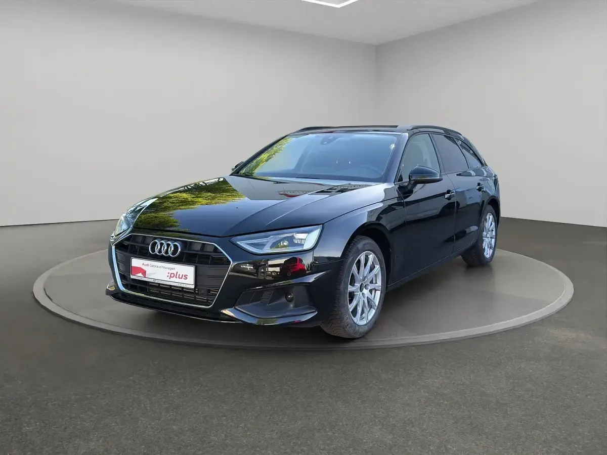 Gebraucht Audi A4 Basis 150 PS (110 kW) 2022 Mythosschwarz metallic Kombi