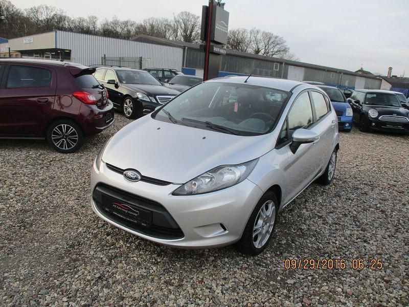 Gebraucht Ford Fiesta Trend 82 PS (60 kW) 2011 Silber Kleinwagen