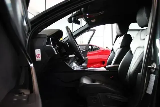 Gebraucht Audi A6 S-Line 299 PS (219 kW) 2022 Grau Kombi