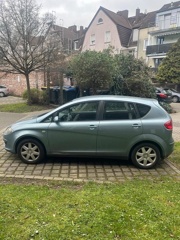 Gebraucht Seat Altea 102 PS (75 kW) 2007 Blau Kleinwagen