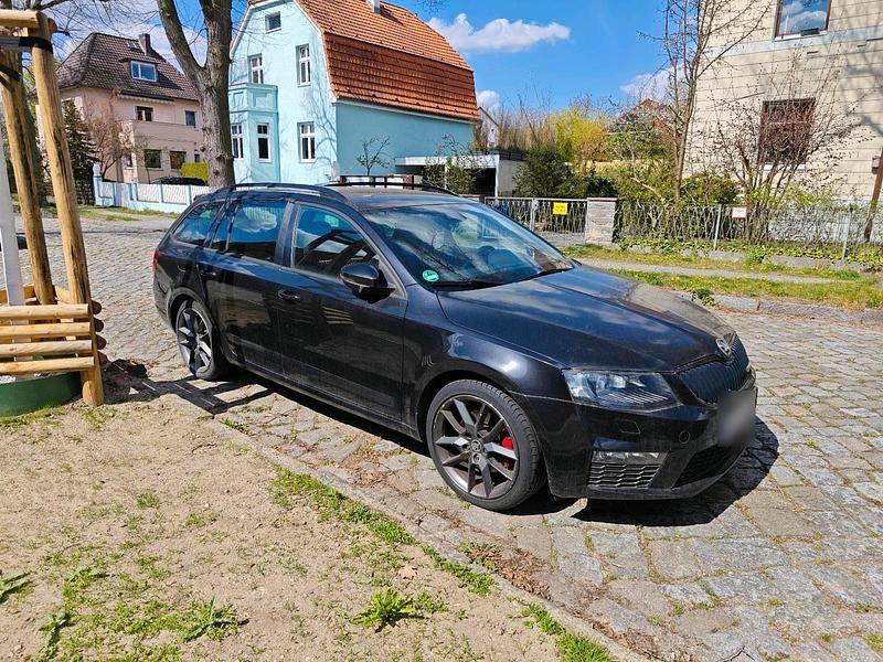 Second-hand Skoda Octavia RS 184 CP (135 kW) 2016 Negru Hatchback