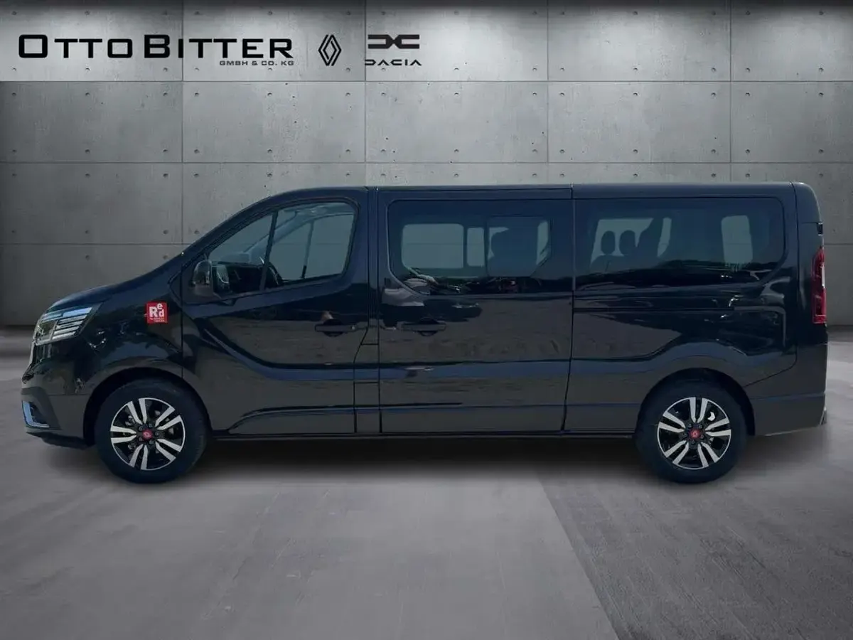 Gebraucht Renault Trafic 170 PS (125 kW) 2026 Mitternachtsschwarz Van / Kleinbus
