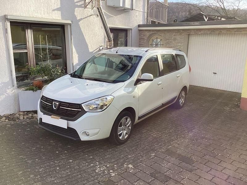 Gebraucht Dacia Lodgy Lauréate 102 PS (75 kW) 2018 Weiß Van / Kleinbus