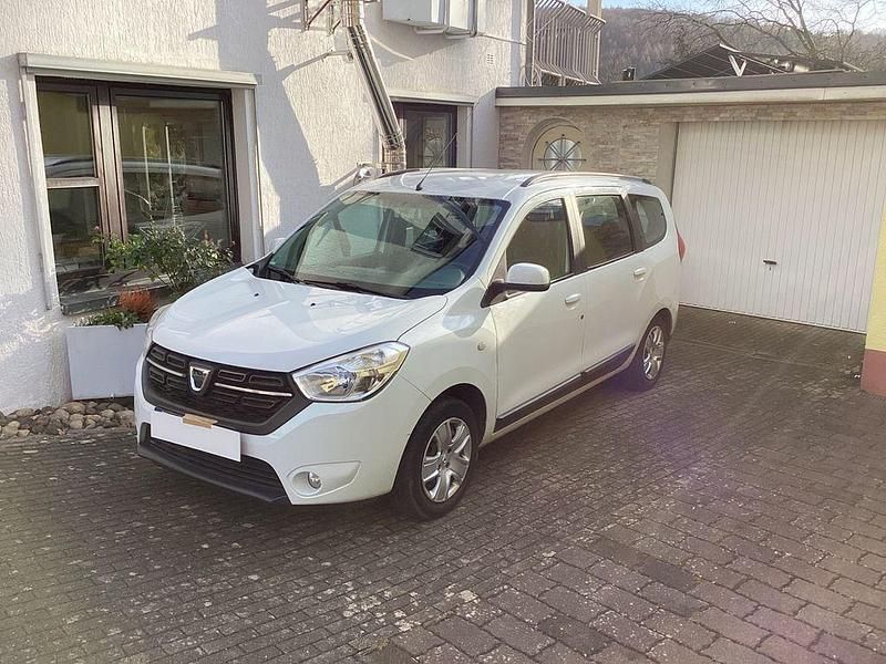 Gebraucht Dacia Lodgy Lauréate 102 PS (75 kW) 2018 Weiß Van / Kleinbus