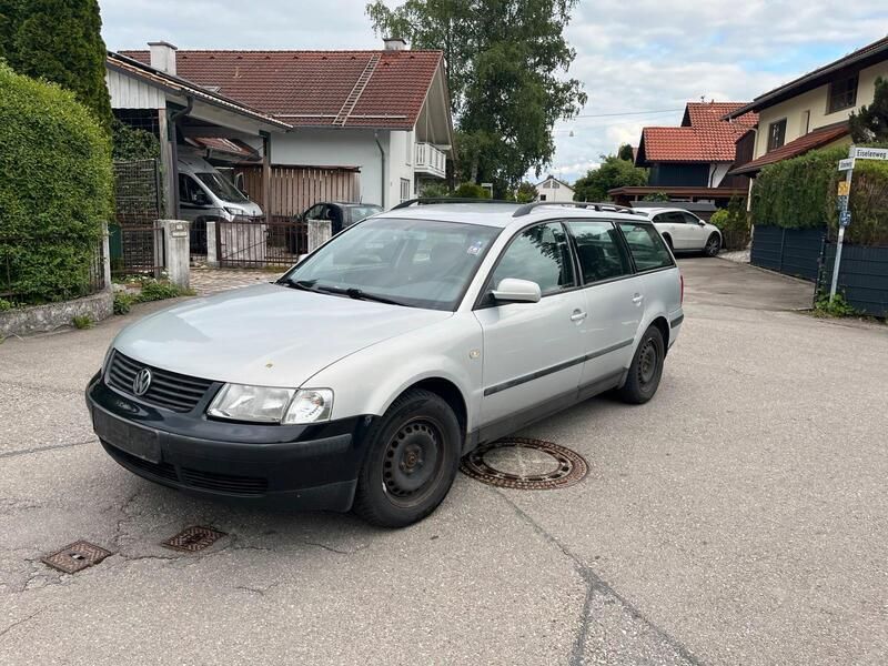 Silber Gebraucht 1999 VW Passat Kombi | 750 € (Guter Preis) - Bild 1/4