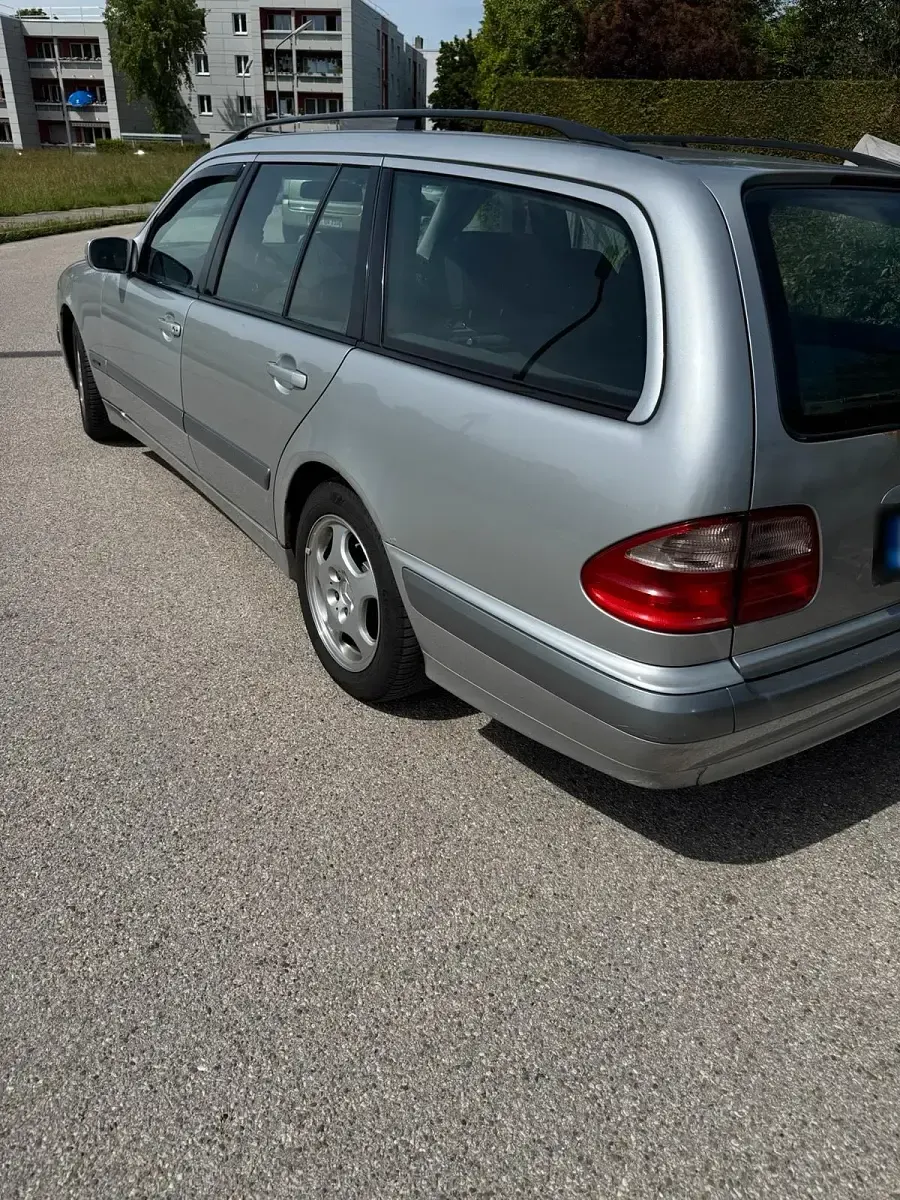 Gebraucht Mercedes E320 197 PS (144 kW) 2001 Silber Kombi