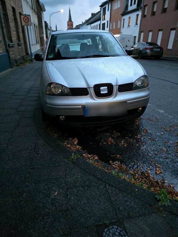 Silber Gebraucht 2004 Seat Arosa Kleinwagen | 599 € (Guter Preis) - Bild 1/4