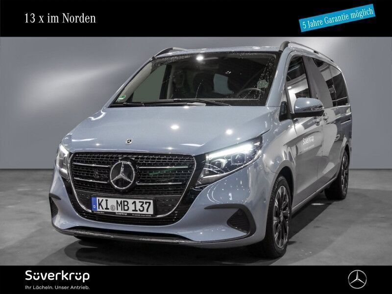Blau Gebraucht 2024 Mercedes V220 Style Van / Kleinbus | 64.900 € (Teuer) - Bild 1/4