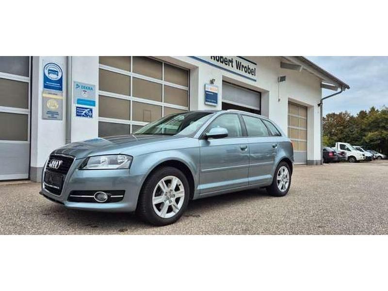 Kondorgrau Gebraucht 2011 Audi A3 Sportback Attraction Kleinwagen | 8.600 € (Fairer Preis) - Bild 1/4