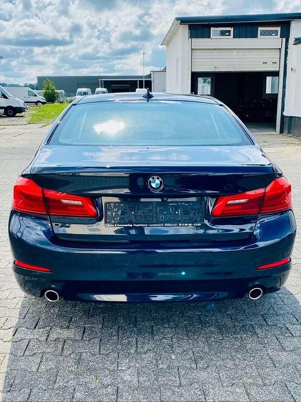 Gebraucht BMW 530 265 PS (194 kW) 2017 Blau Limousine