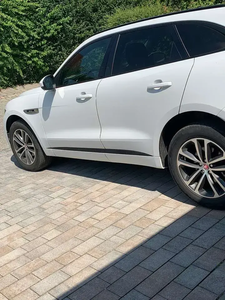 Gebraucht Jaguar F-Pace R-Sport 179 PS (131 kW) 2018 Weiß SUV