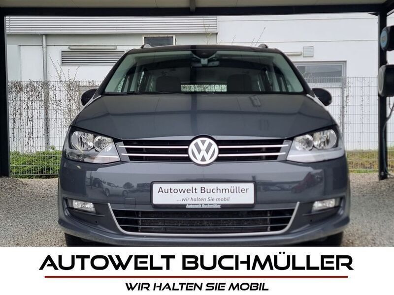 Uranograu Gebraucht 2022 VW Sharan Van / Kleinbus | 27.490 € (Guter Preis) - Bild 1/4