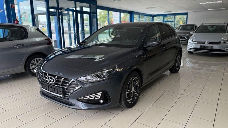 Schwarz Gebraucht 2021 Hyundai i30 Prime Limousine | 16.995 € (Fairer Preis) - Bild 1/4