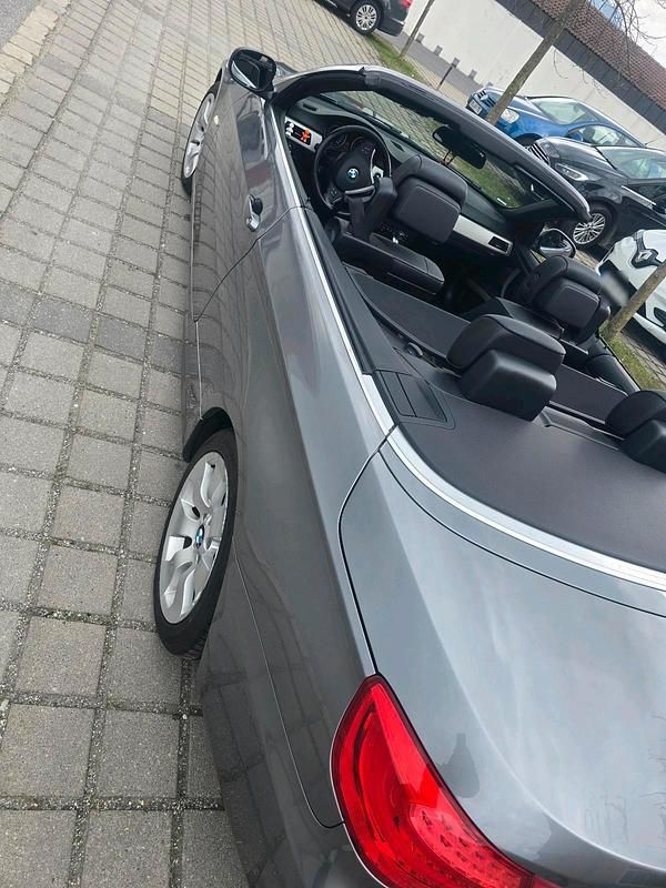 Gebraucht BMW 330 Cabriolet 245 PS (180 kW) 2012 Silber Cabrio