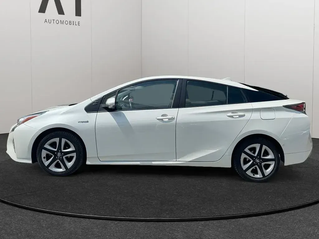 Gebraucht Toyota Prius Comfort 98 PS (72 kW) 2016 Weiß Limousine