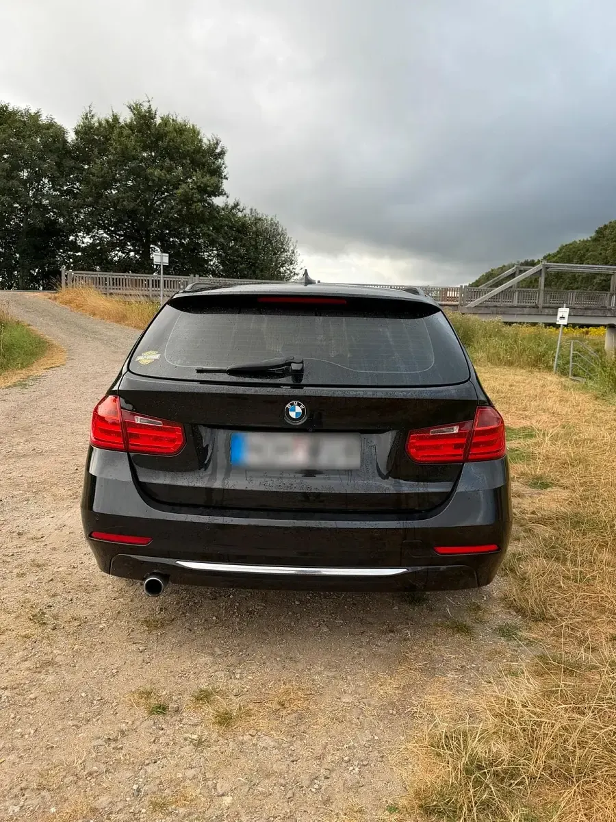 Gebraucht BMW 320 Luxury Line 183 PS (134 kW) 2013 Schwarz Kombi