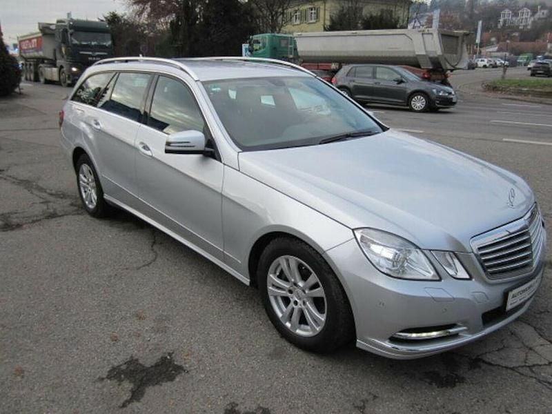 Second-hand Mercedes E200 184 CP (135 kW) 2011 Argintiu Break