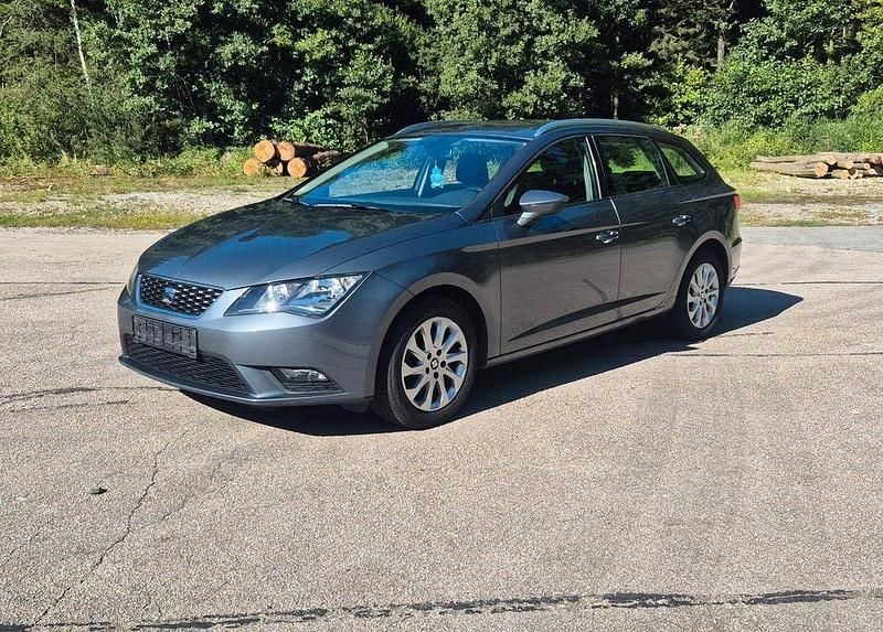 Grau Gebraucht 2015 Seat Leon ST Reference Kombi | 6.599 € (Guter Preis) - Bild 1/4