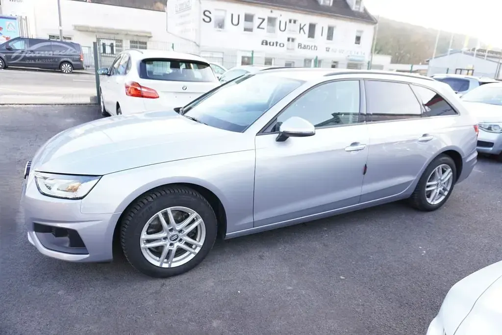 Usata Audi A4 Business 163 CV (119 kW) 2020 Argento Station wagon