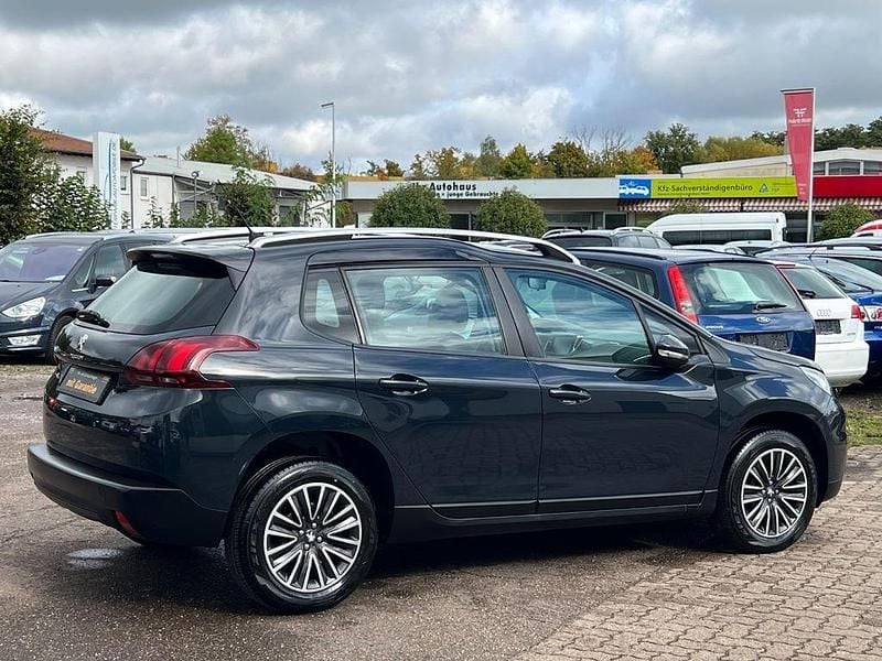 Gebraucht Peugeot 2008 Active 102 PS (75 kW) 2019 Grau SUV