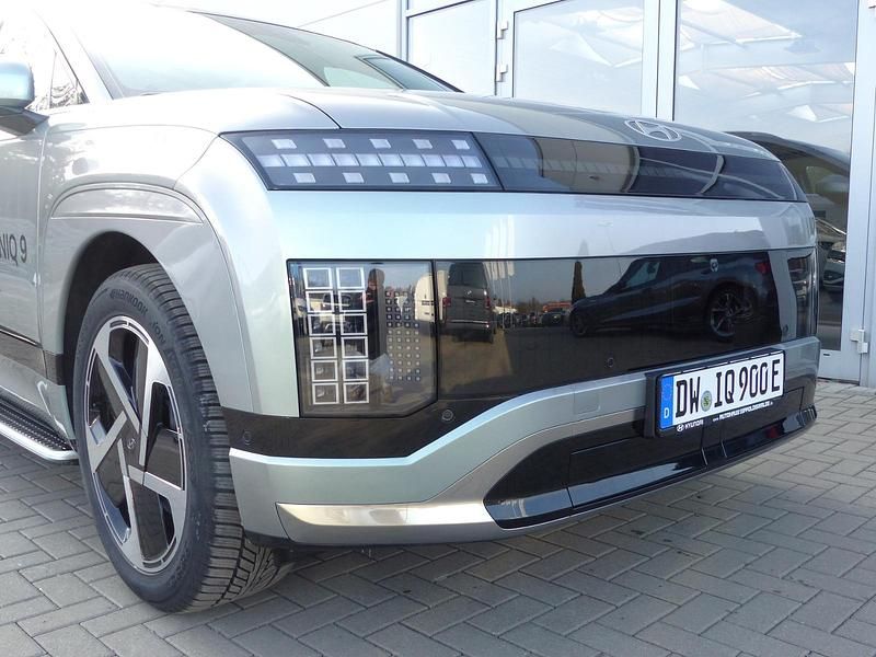 Gebraucht Hyundai Ioniq 9 225 kW (307 PS) 2025 Celadon grey / met SUV