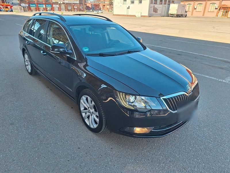 Gebraucht Skoda Superb 140 PS (102 kW) 2015 Schwarz Kombi