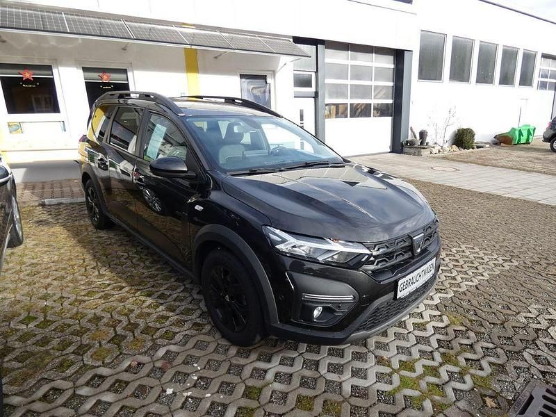 Gebraucht Dacia Jogger Extreme 110 PS (80 kW) 2022 Perlmutt schwarz / kupfer Van / Kleinbus