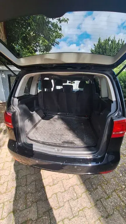 Gebraucht VW Touran Style 140 PS (102 kW) 2011 Schwarz Van / Kleinbus
