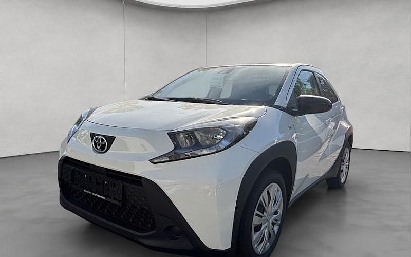 Weiß Neu 2025 Toyota Aygo Business Edition Kleinwagen | 18.990 € - Bild 1/4