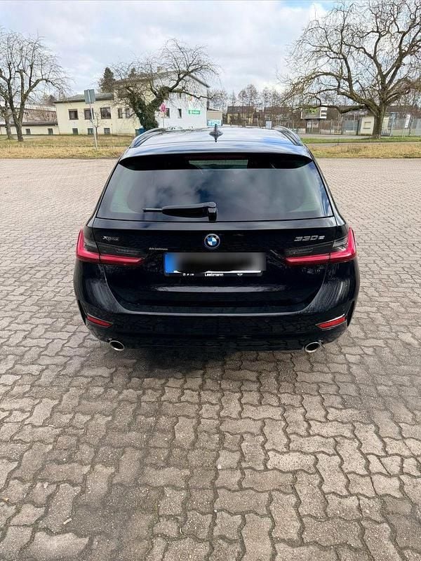 Gebraucht BMW 330e 292 PS (214 kW) 2022 Schwarz Kombi