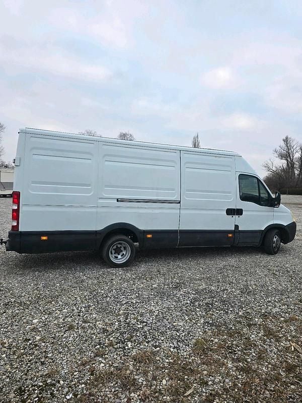 Gebraucht Iveco Daily 136 PS (100 kW) 2011 Weiß Van / Kleinbus