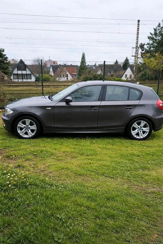Gebraucht BMW 118 143 PS (105 kW) 2008 Braun Kleinwagen