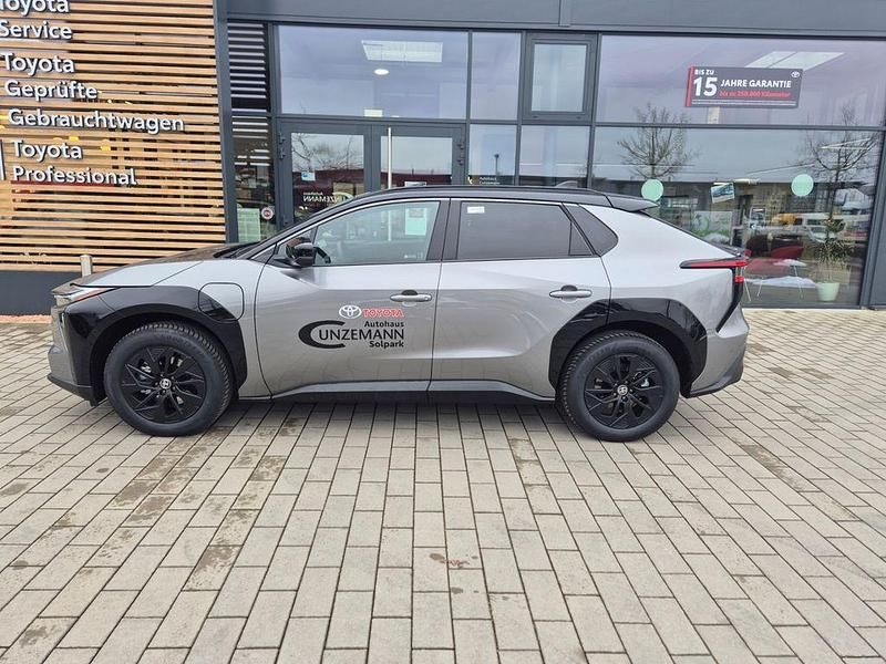 Gebraucht Toyota bZ4X Lounge 252 kW (343 PS) 2026 1l5)/ attitude black (218) (schwarz SUV