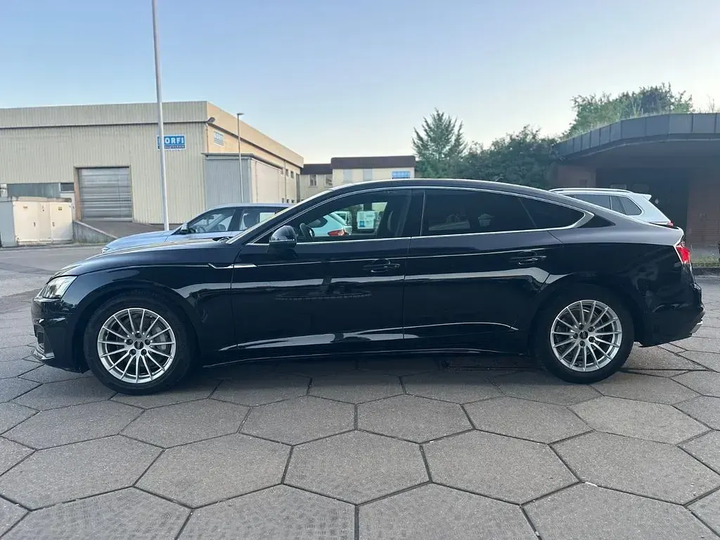Gebraucht Audi A5 Sportback Advanced 204 PS (150 kW) 2023 Schwarz Kleinwagen