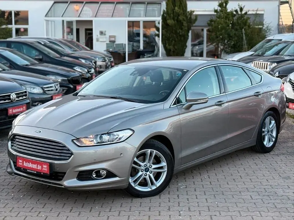 Gebraucht Ford Mondeo Titanium 203 PS (149 kW) 2017 Beige Limousine