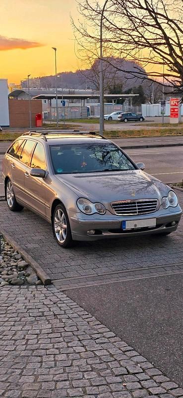 Grau Gebraucht 2002 Mercedes C200 Kombi | 3.900 € - Bild 1/2