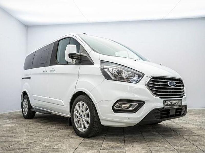 Frost weiß Gebraucht 2024 Ford Tourneo Custom Titanium X Van | 41.440 € (Fairer Preis) - Bild 1/4
