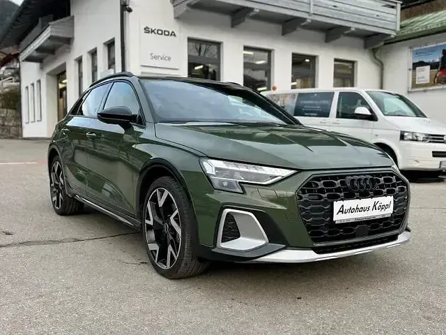 Gebraucht Audi A3 Ambiente 150 PS (110 kW) 2025 Distriktgrün metallic Limousine