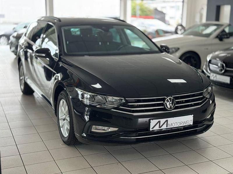 Schwarz Gebraucht 2023 VW Passat Business Kombi | 20.995 € (Guter Preis) - Bild 1/4