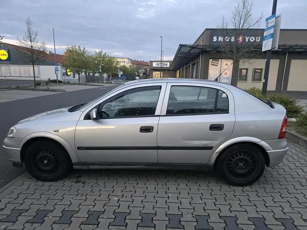 Gebraucht Opel Astra 75 PS (55 kW) 1998 Grau Limousine