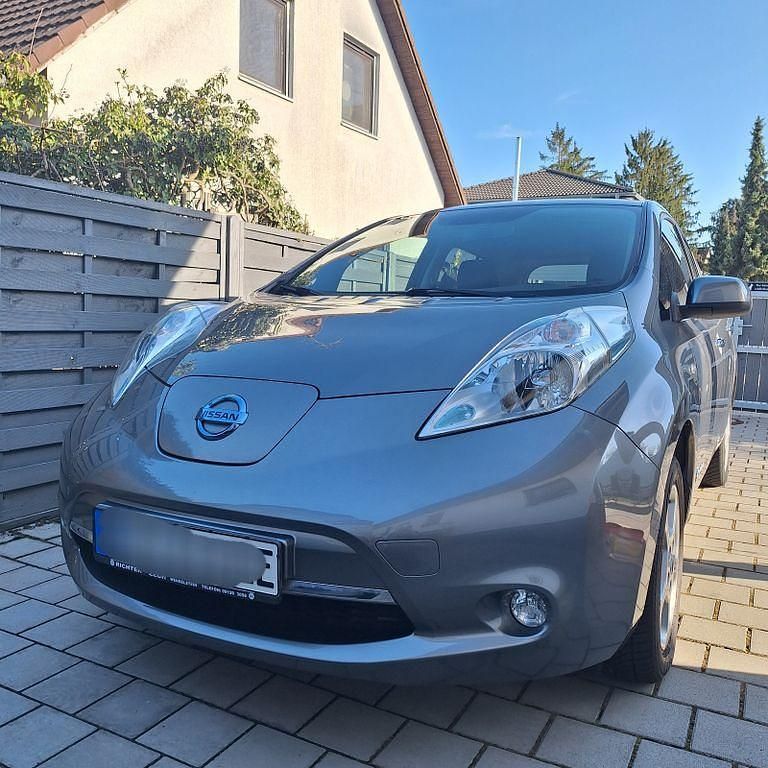 Gebraucht Nissan Leaf Acenta 80 kW (109 PS) 2017 Grau Kleinwagen