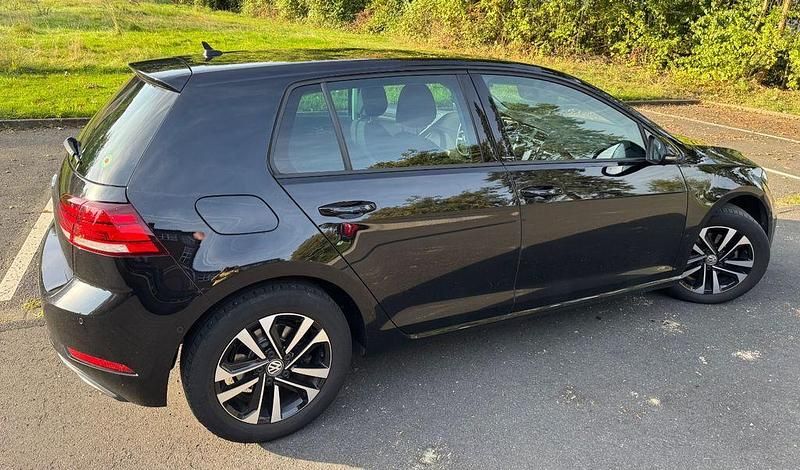 Schwarz Gebraucht 2019 VW Golf VII IQ Drive Limousine | 17.300 € (Guter Preis) - Bild 1/4