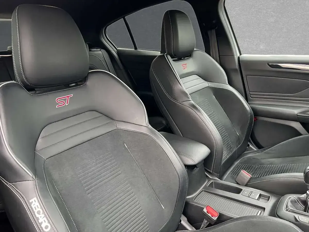 Gebraucht Ford Focus ST 280 PS (205 kW) 2019 Weiß Limousine